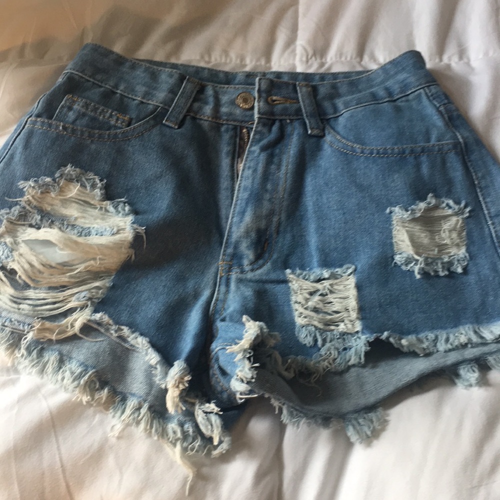 High wasted denim shorts